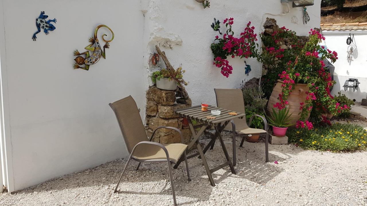 Spiti Melianou Appartement Agios Georgios Pagon Buitenkant foto